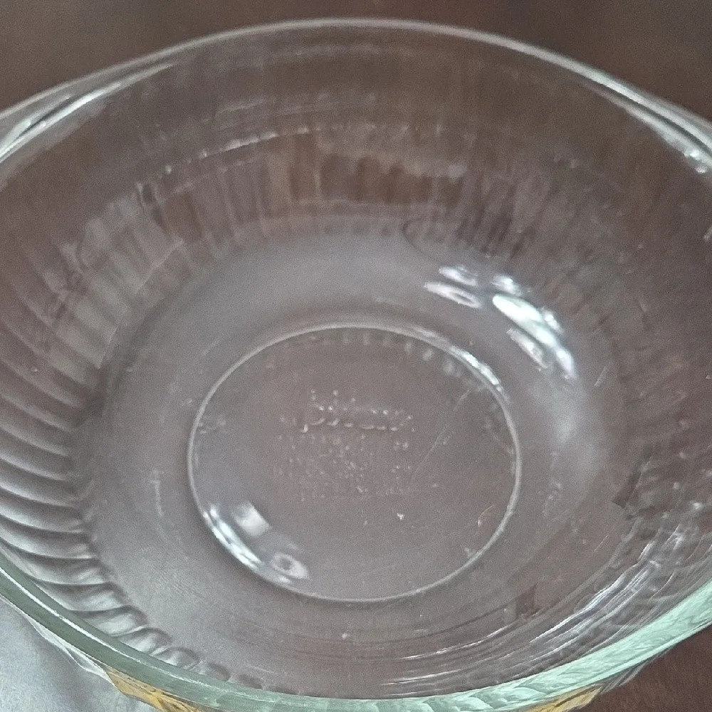 Vintage Glass Baking Dish with Lid - Picture 4 of 5